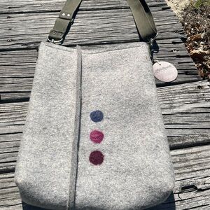 JULIA HILBRANT Gray  Shoulder Bag with Colorful Accents, FELT/  LIKE NEW